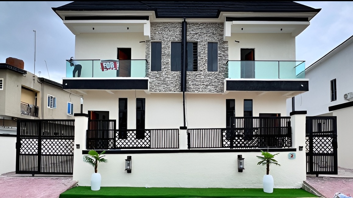 Aura Heights Exterior